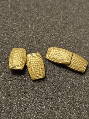 Vintage Gold Toned Rectangular Double Sided Textured Cufflinks Set.